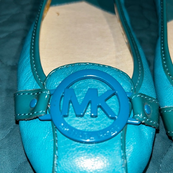 MICHAEL KORS FLATS - Picture 3 of 8